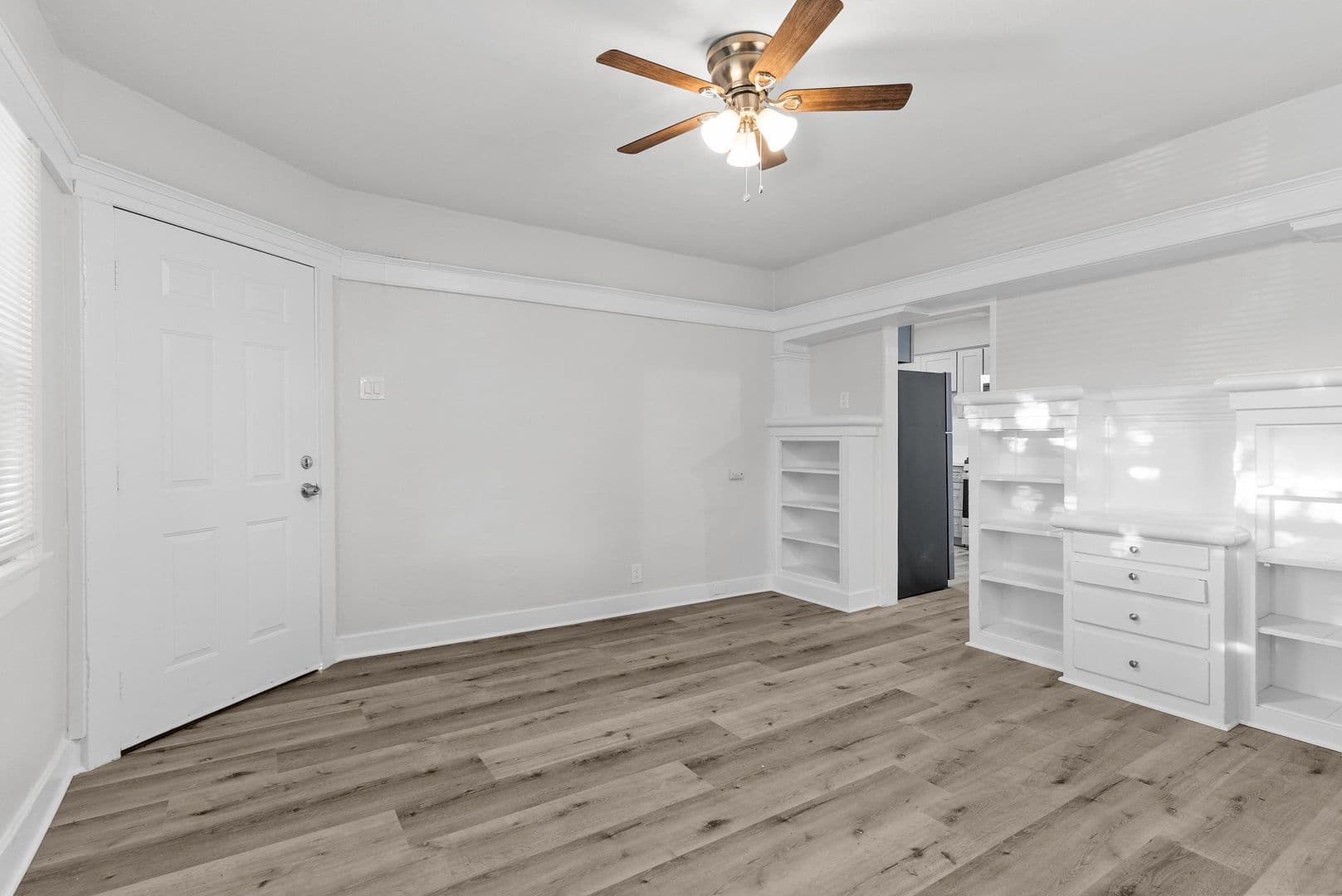 Long Beach Apartment: 736 Olive Avenue