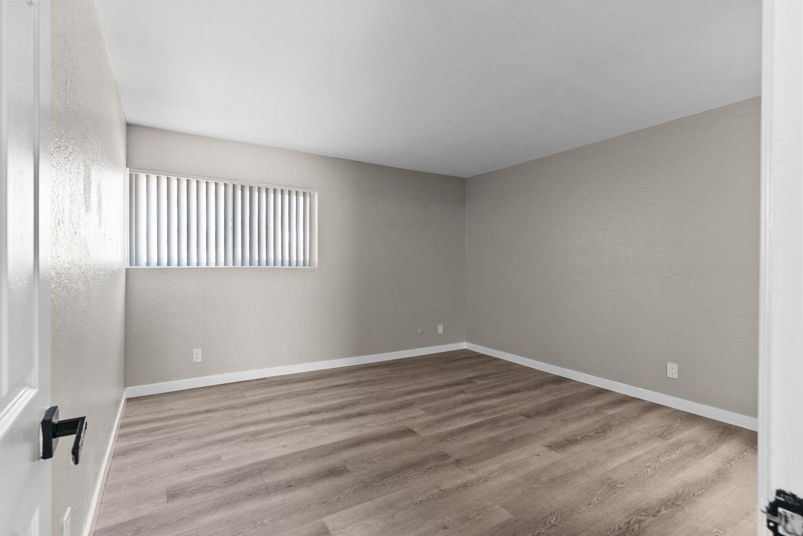 Garden Grove Apartment: 8101 Larson Avenue