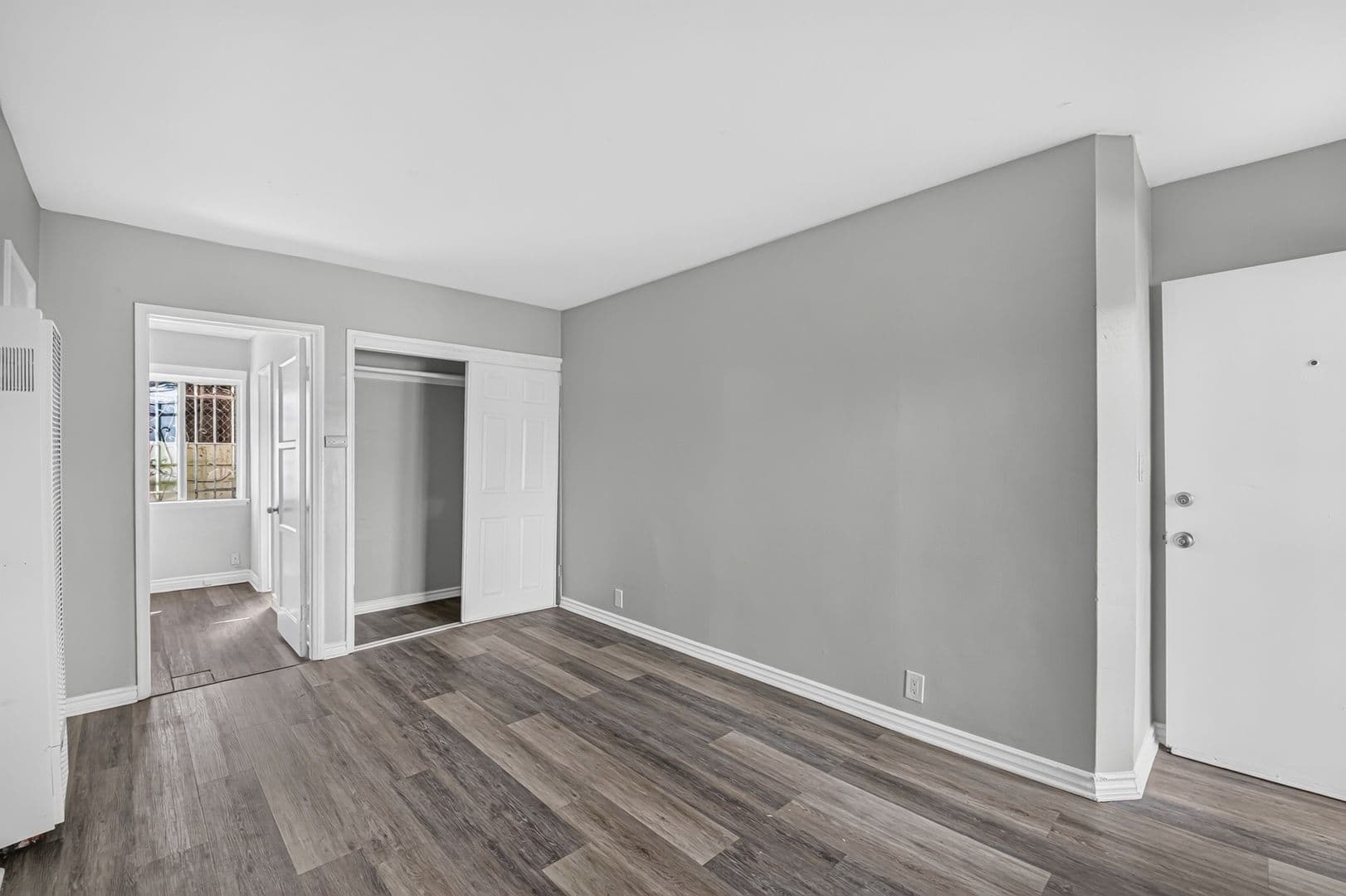 Long Beach Apartment: 2127-2131 Pacific Ave