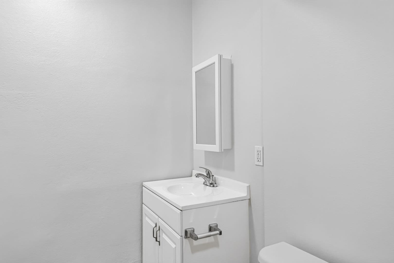 Long Beach Apartment: 67 Alamitos Ave