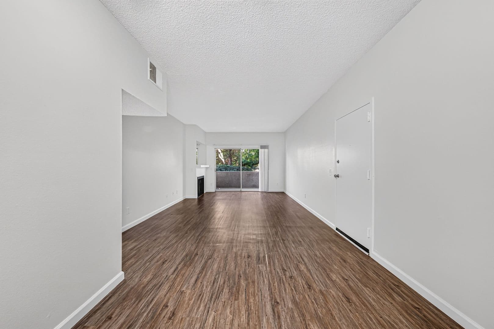 Los Angeles Apartment: 10749 Francis Pl