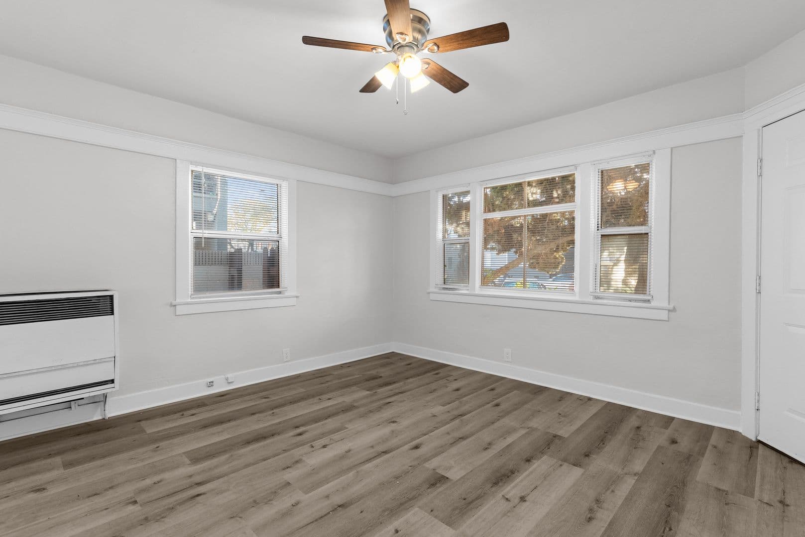 Long Beach Apartment: 736 Olive Avenue