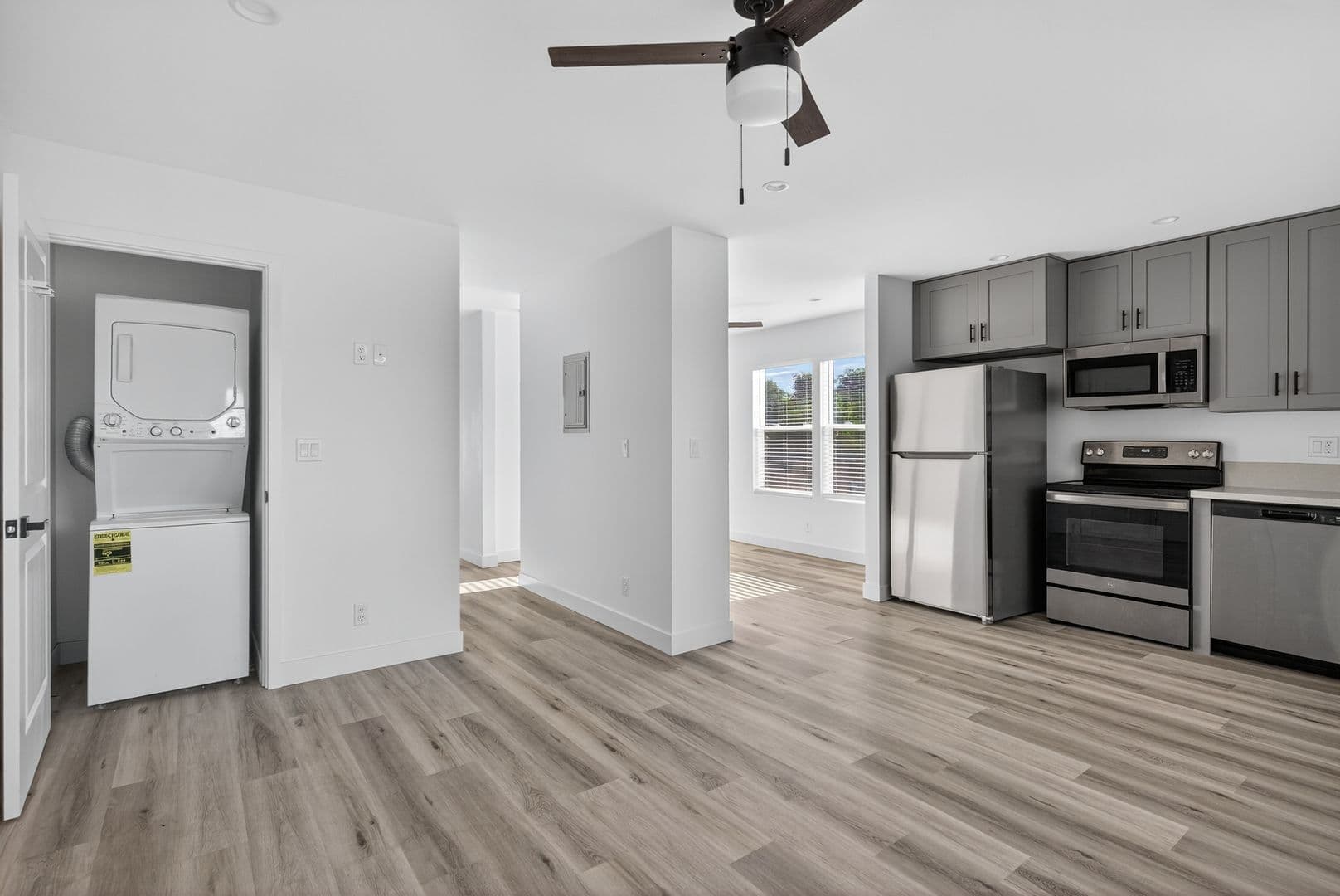 Fullerton Apartment: 113-201 South Lillie Avenue