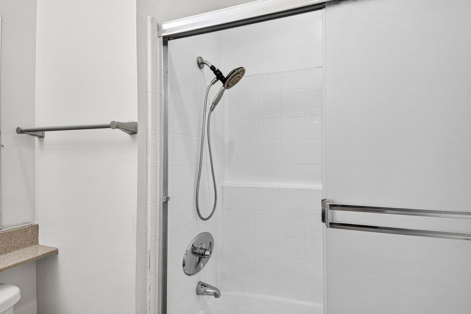 Los Angeles Apartment: 10749 Francis Pl
