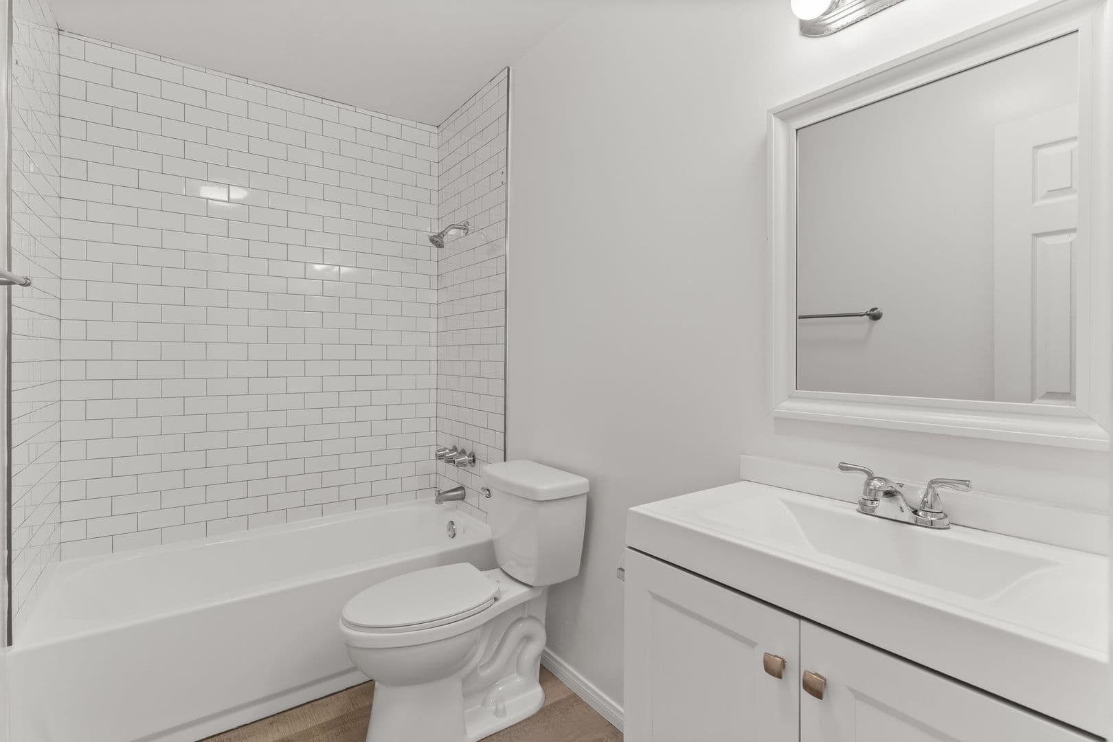 Los Angeles Apartment: 11116 Berendo Avenue