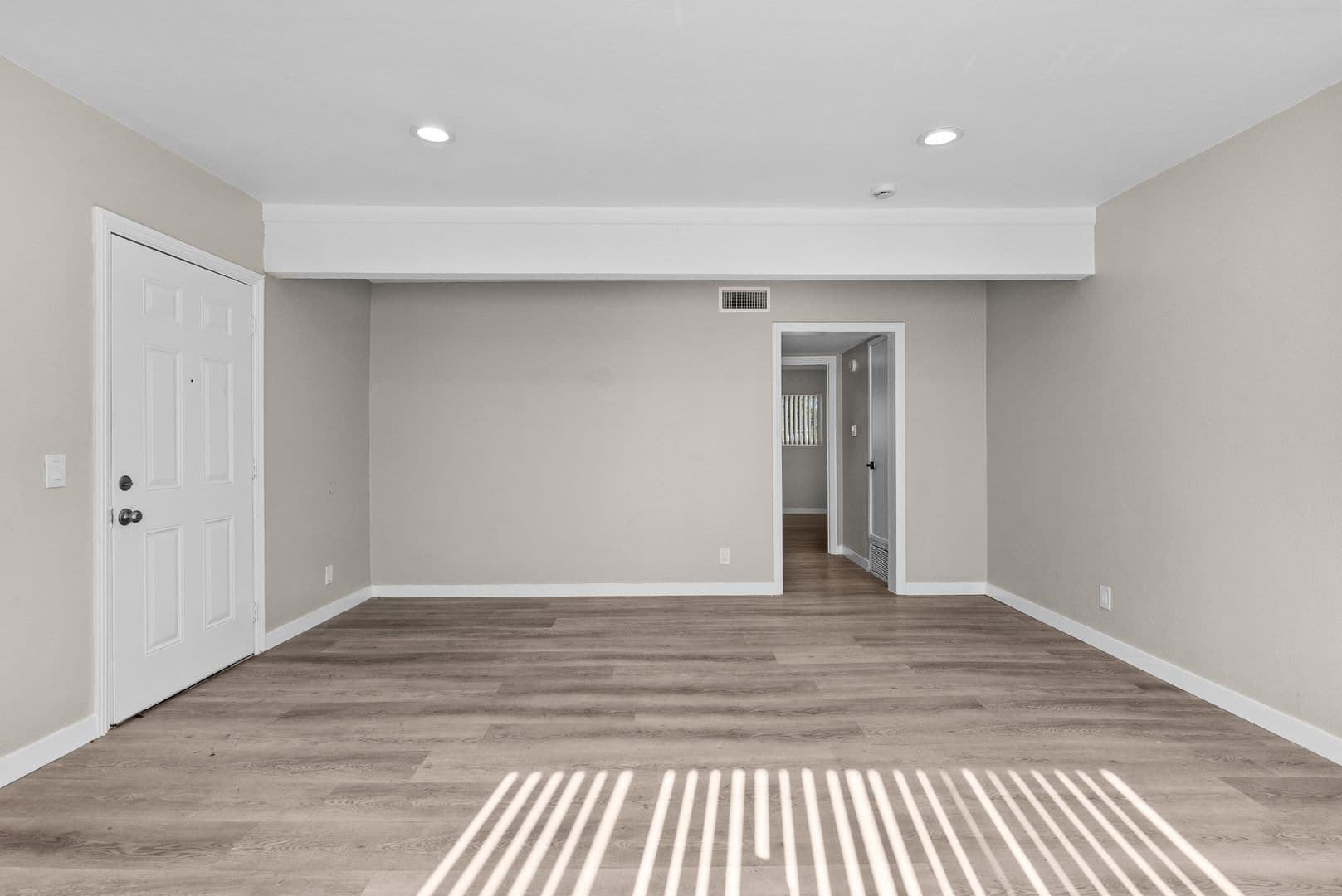 Garden Grove Apartment: 8101 Larson Avenue