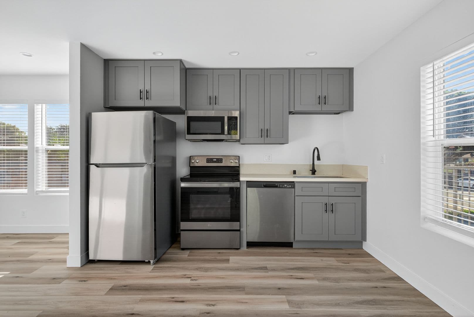 Fullerton Apartment: 113-201 South Lillie Avenue