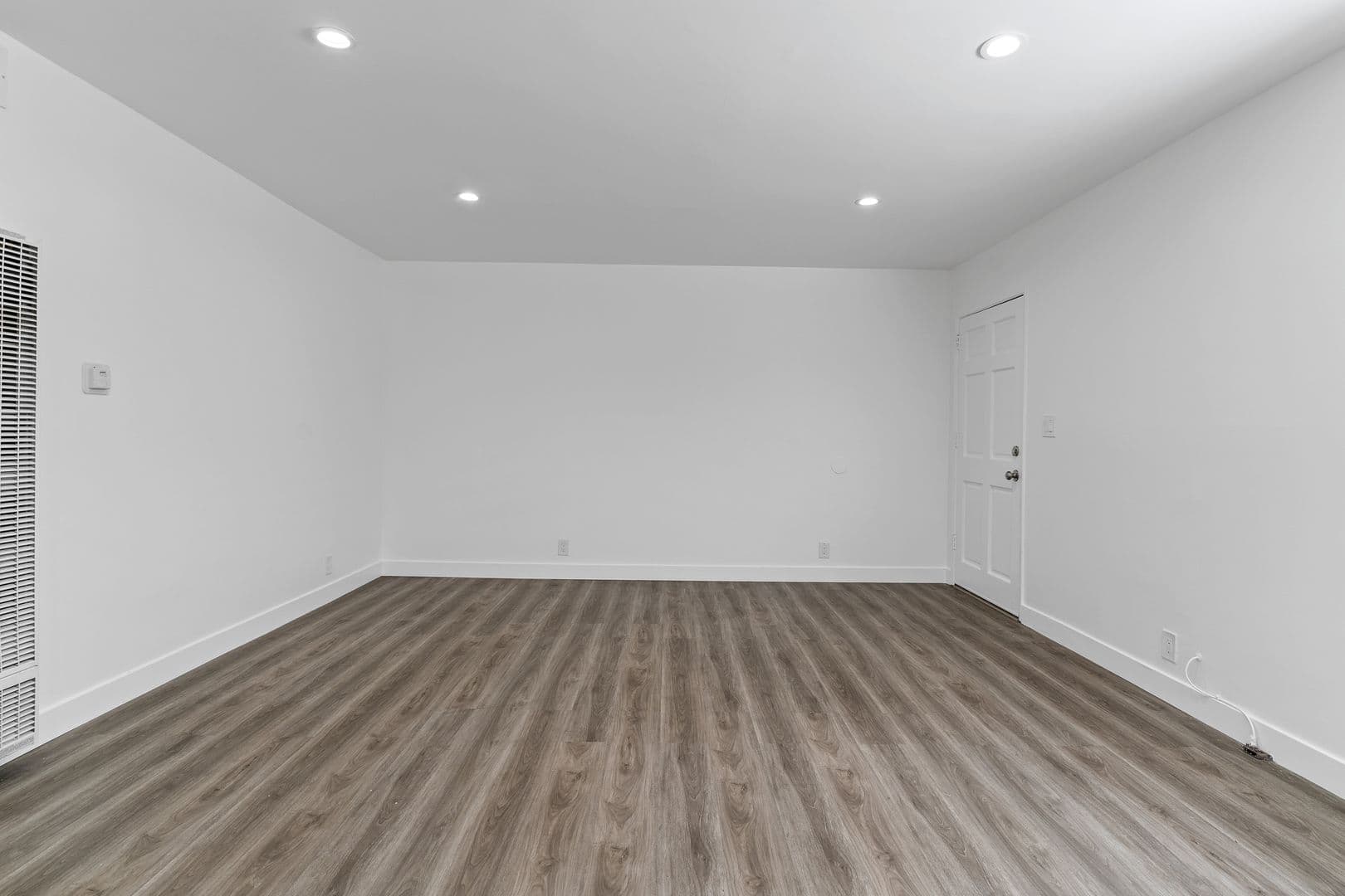 Long Beach Apartment: 630 Nebraska Avenue