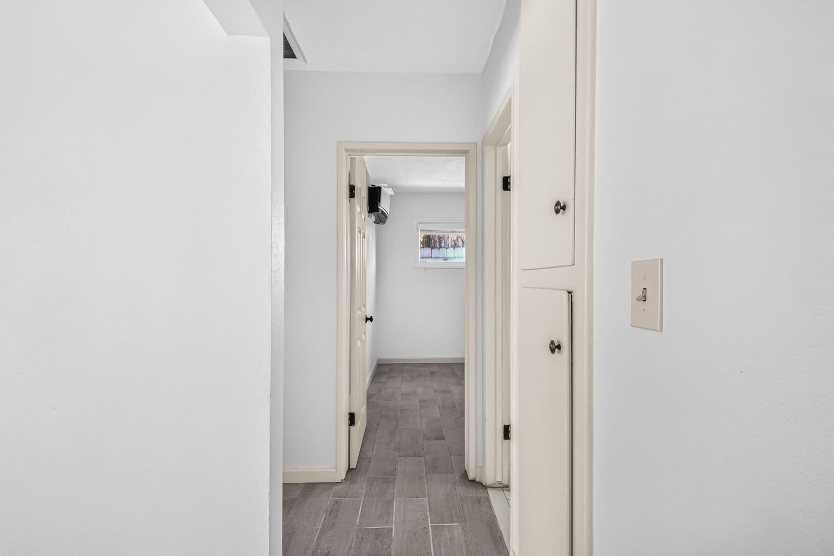Long Beach Apartment: 328 E 49th St