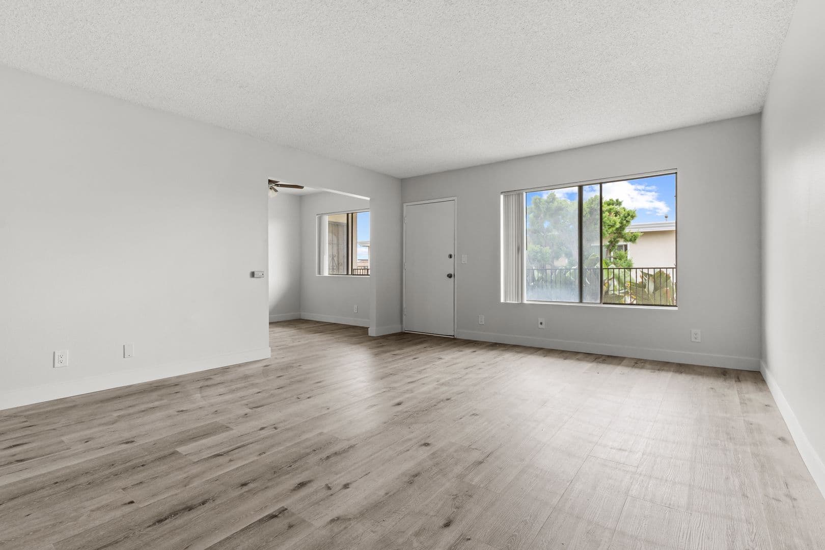 Garden Grove Apartment: 8331 Lampson Avenue