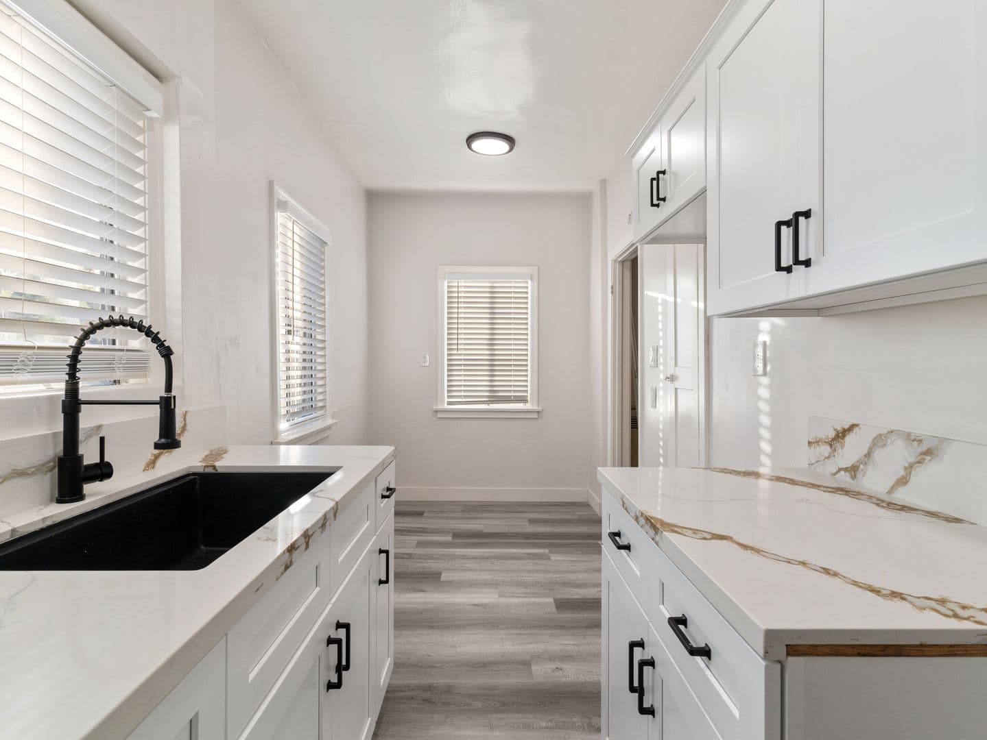 Long Beach Apartment: 608 W 6th Street