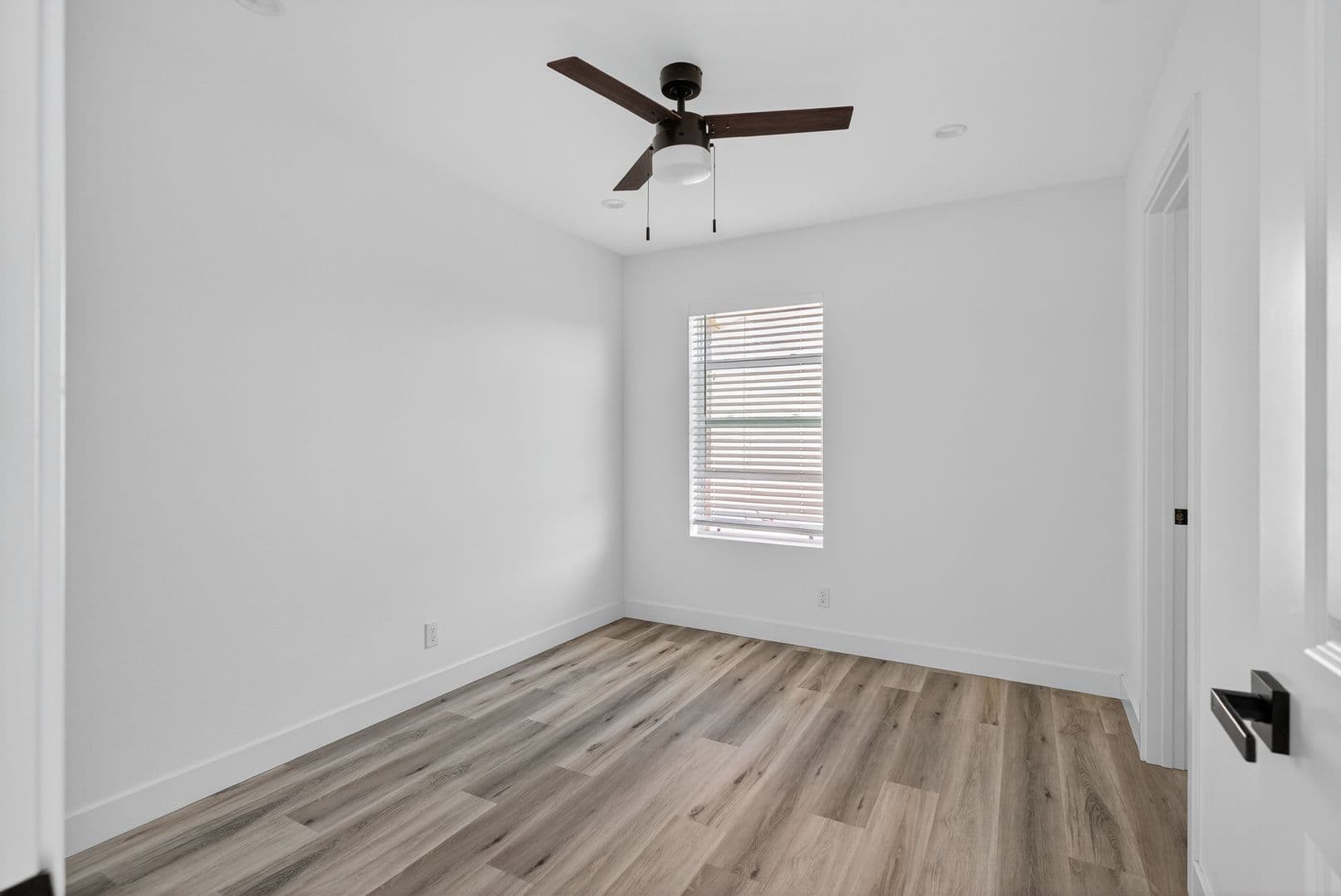Fullerton Apartment: 113-201 South Lillie Avenue