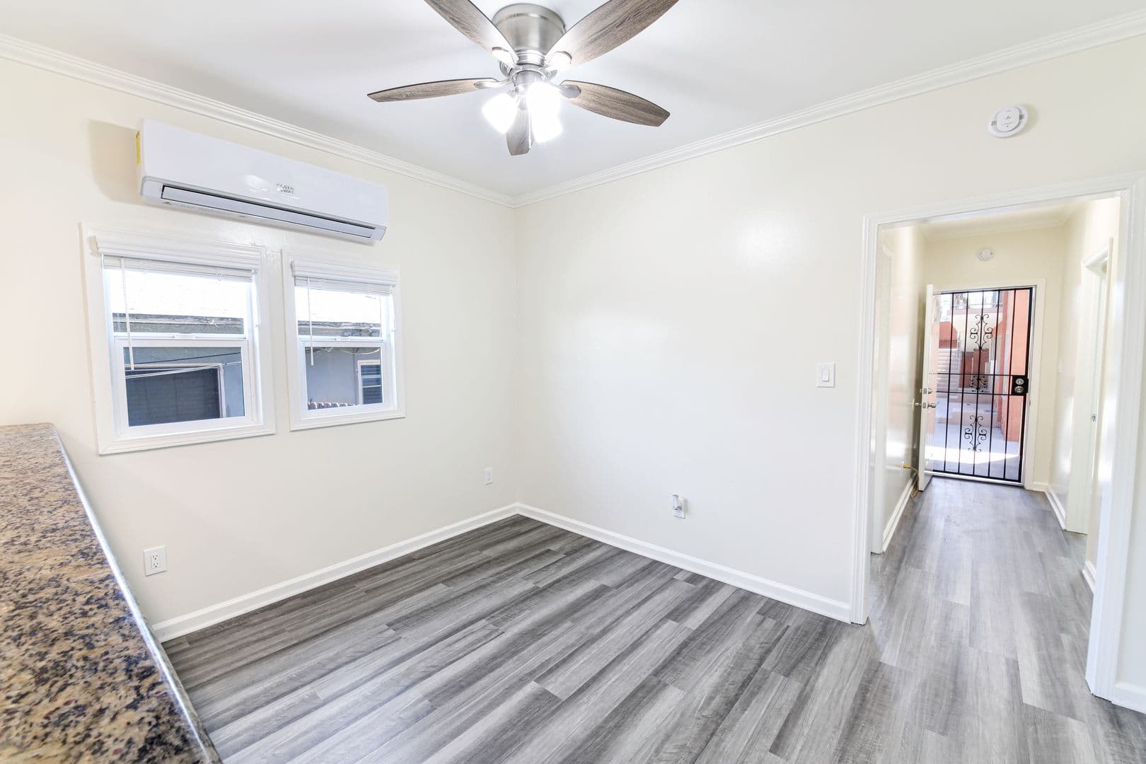 Long Beach Apartment: 1631 E 4th St