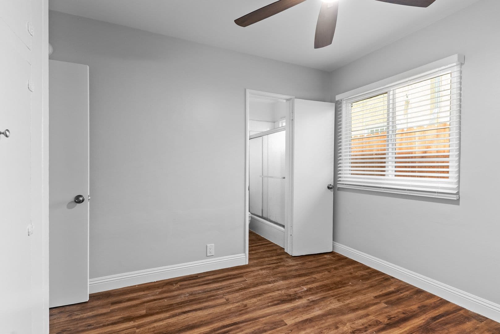 Long Beach Apartment: 1620 E Appleton Street
