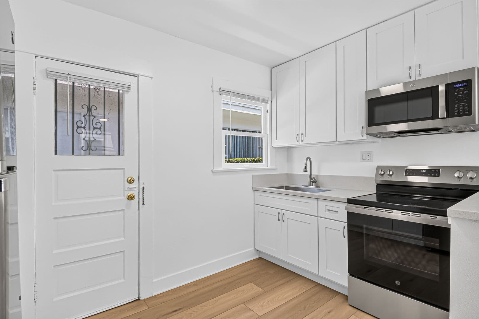 Long Beach Apartment: 525 Chestnut Avenue