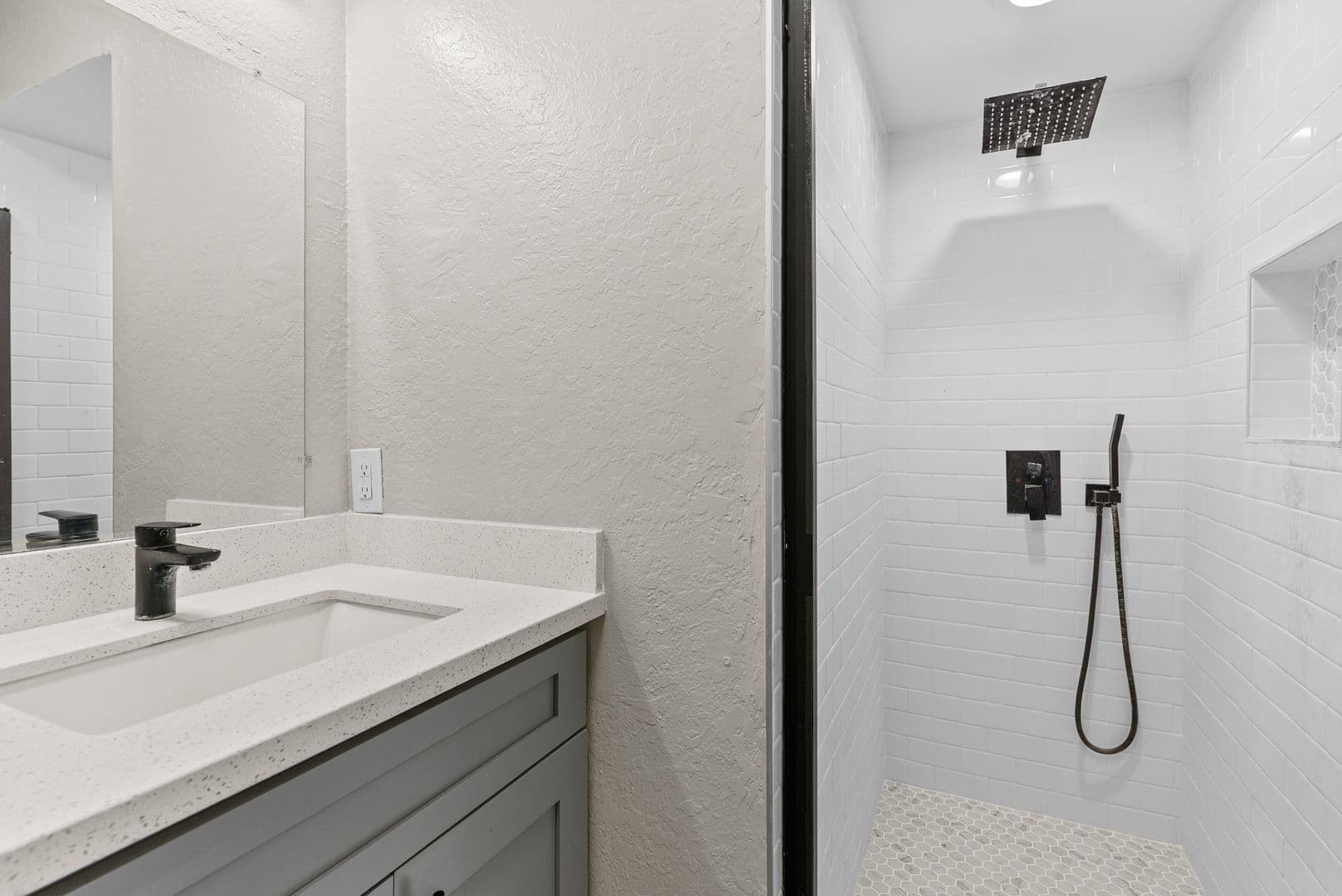 Garden Grove Apartment: 8101 Larson Avenue