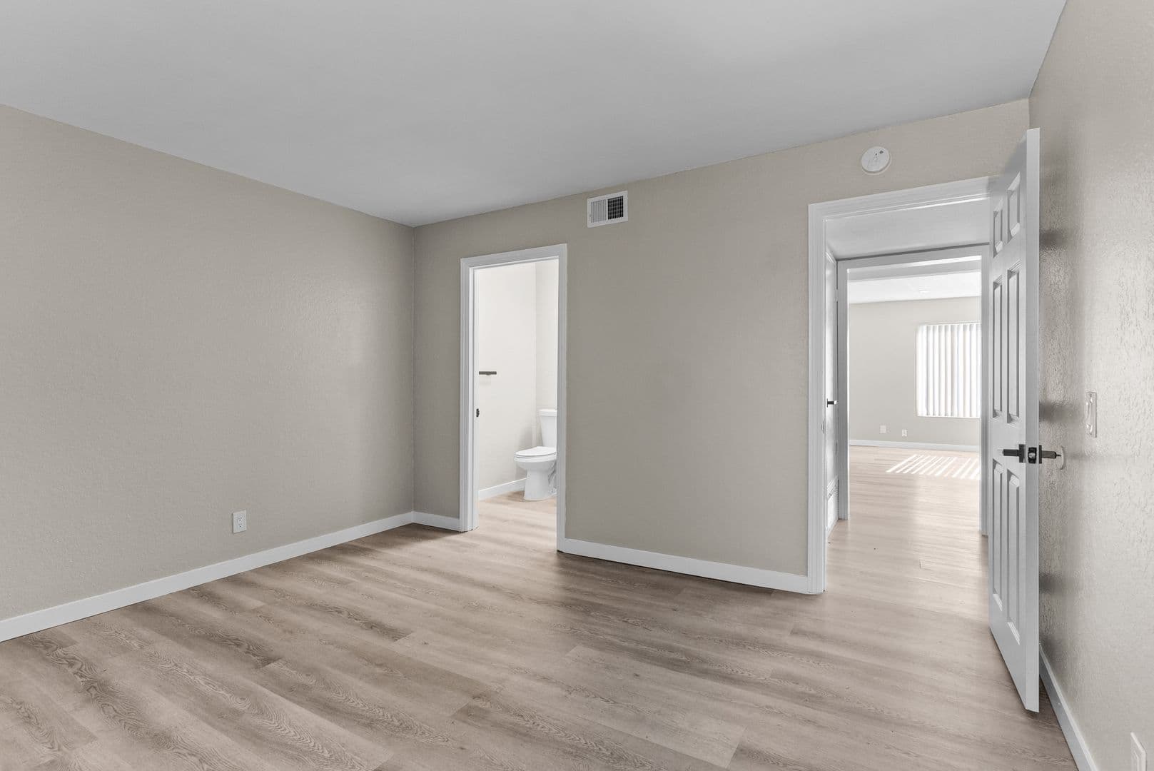 Garden Grove Apartment: 8101 Larson Avenue