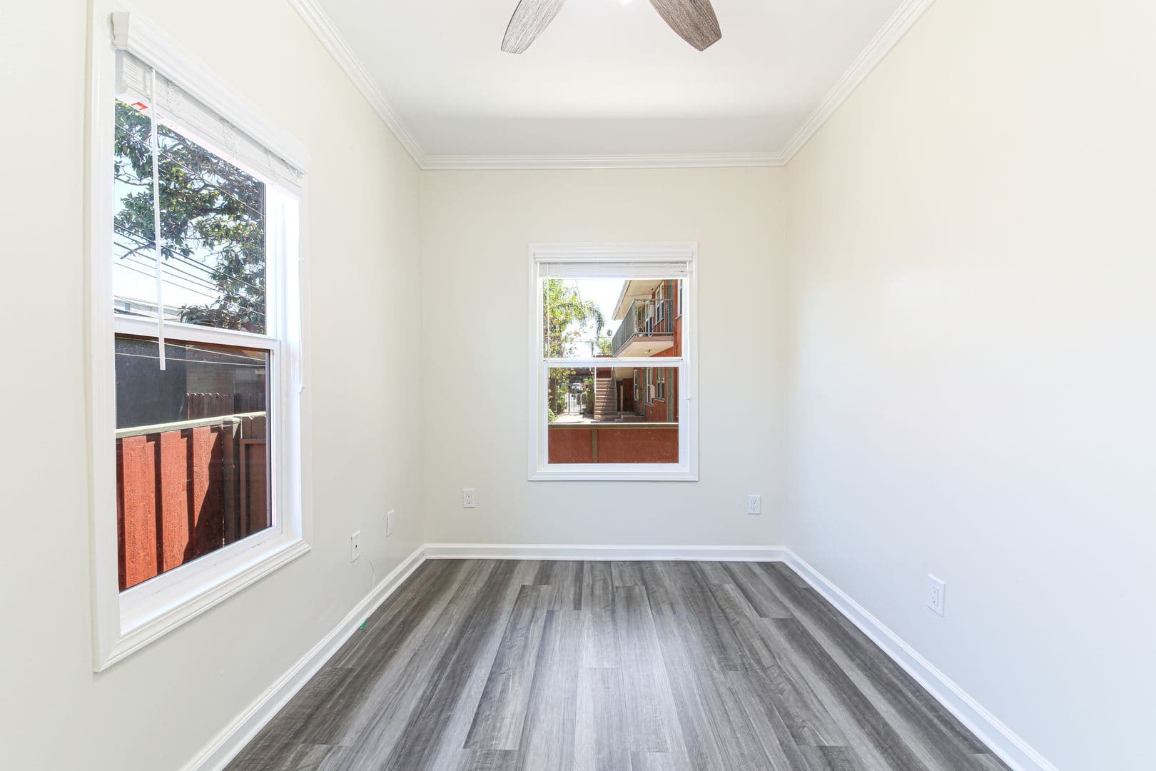 Long Beach Apartment: 1631 E 4th St