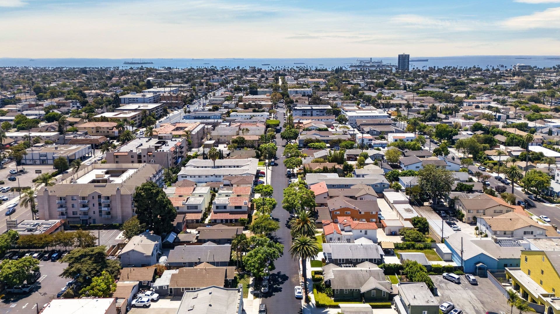 Long Beach Apartment: 648 Coronado Ave #A