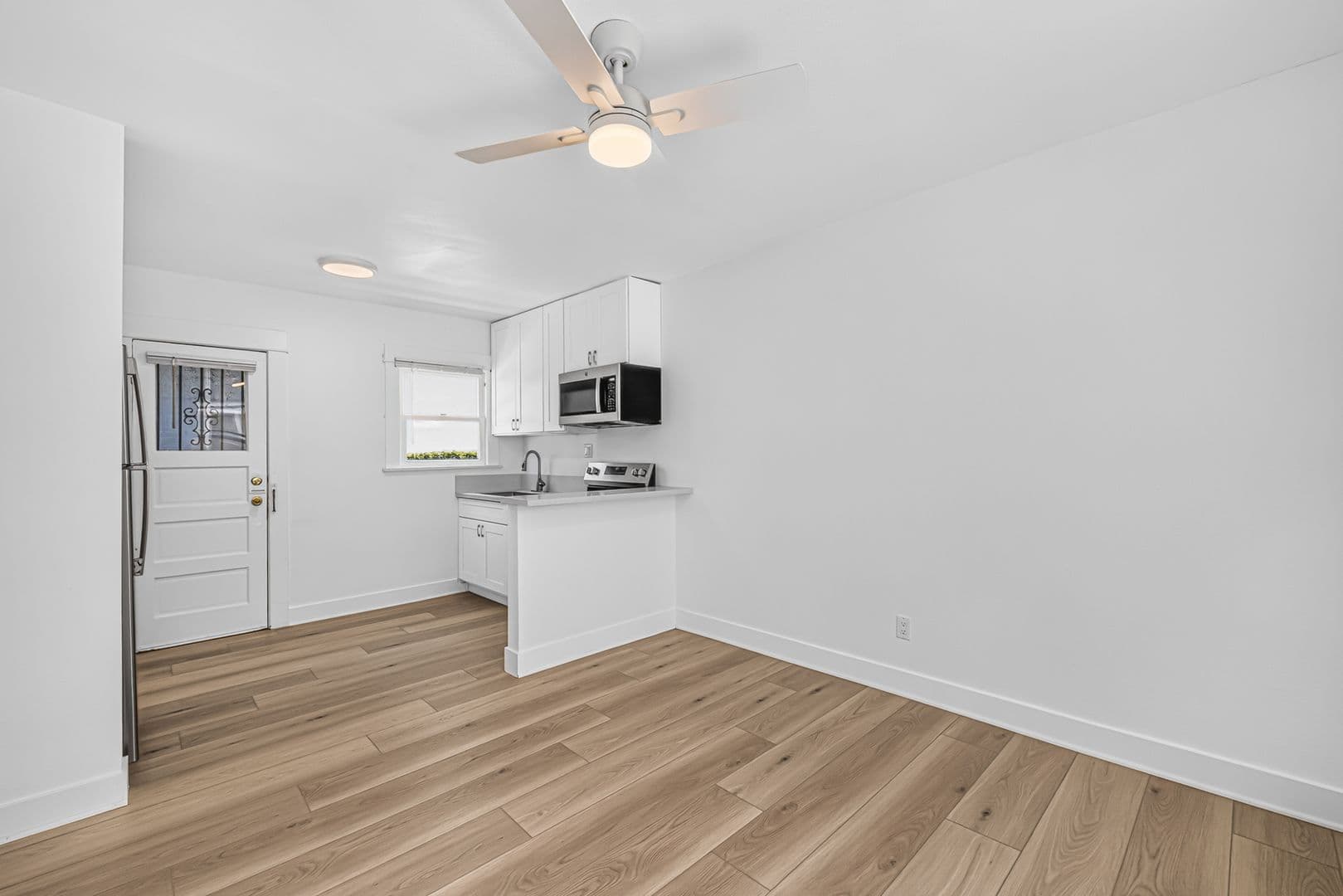 Long Beach Apartment: 525 Chestnut Avenue