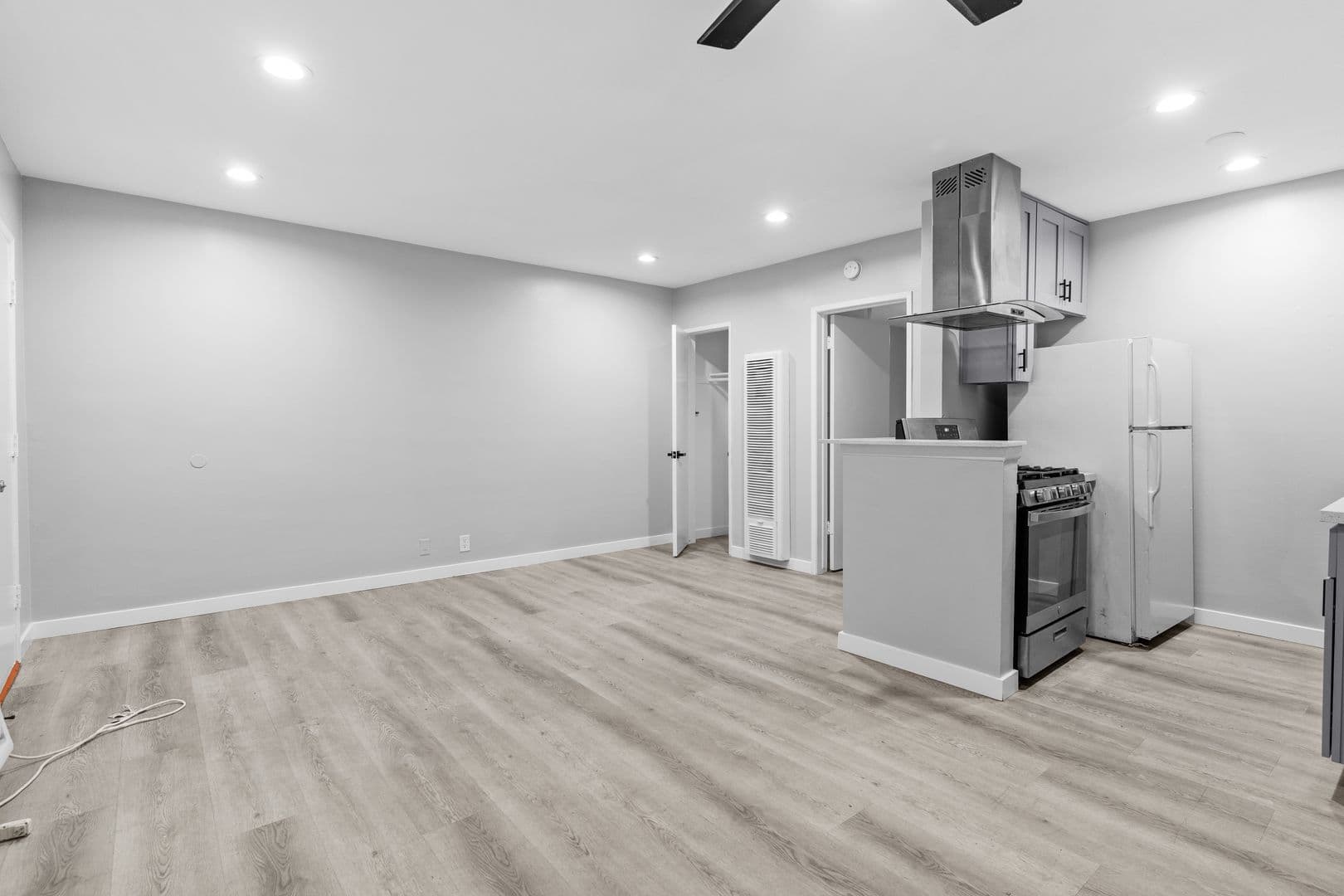 Fullerton Apartment: 1655 West Malvern Avenue
