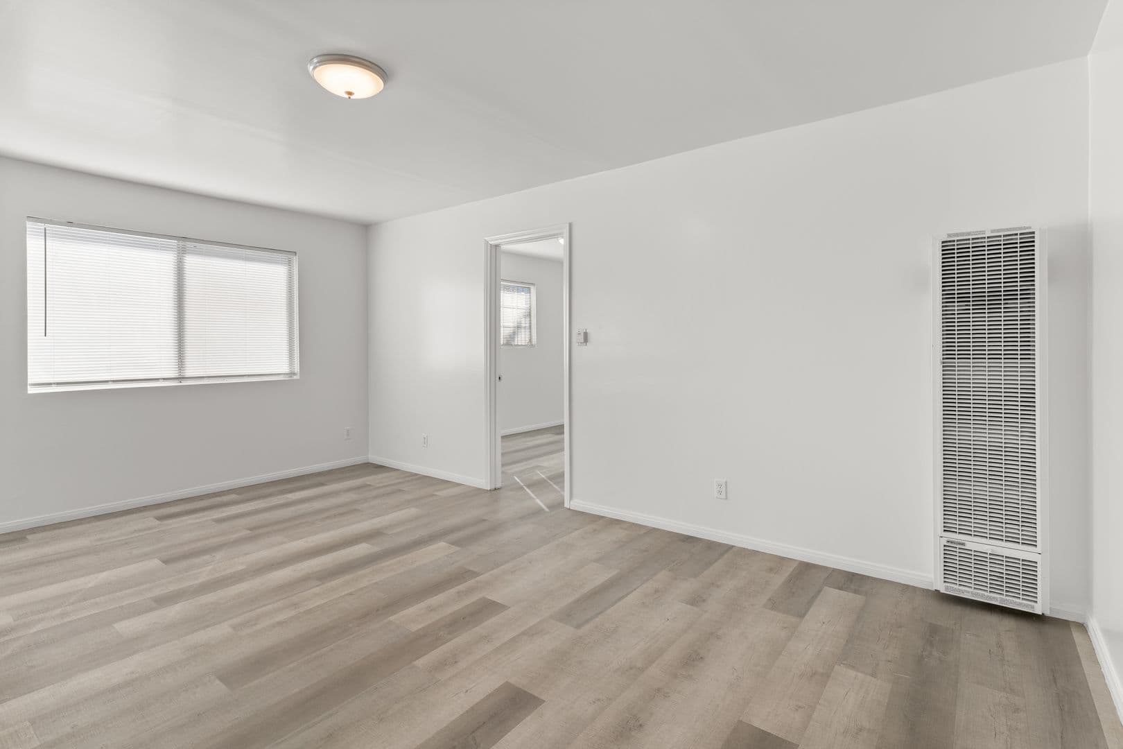 Los Angeles Apartment: 11116 Berendo Avenue