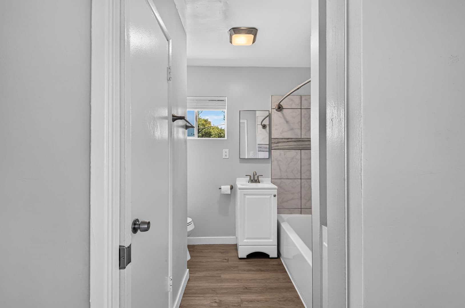 Escondido Apartment: 203 West 3rd Avenue