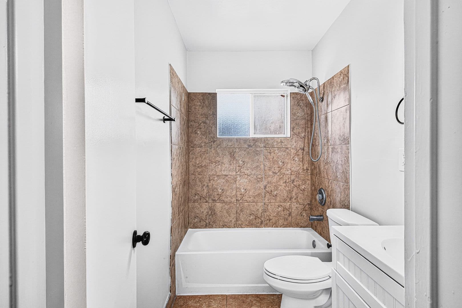 Anaheim Apartment: 147 S Magnolia Avenue