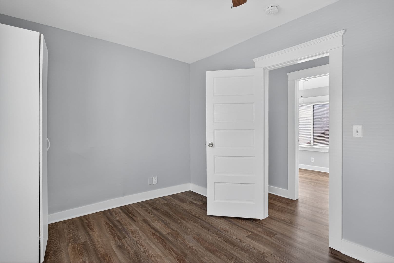 Long Beach Apartment: 736 Olive Avenue