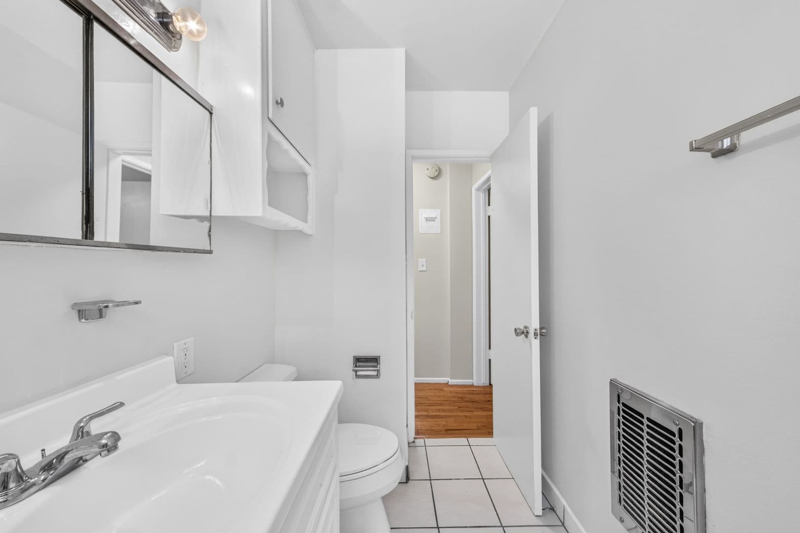 Los Angeles Apartment: 3888 Potomac Ave.