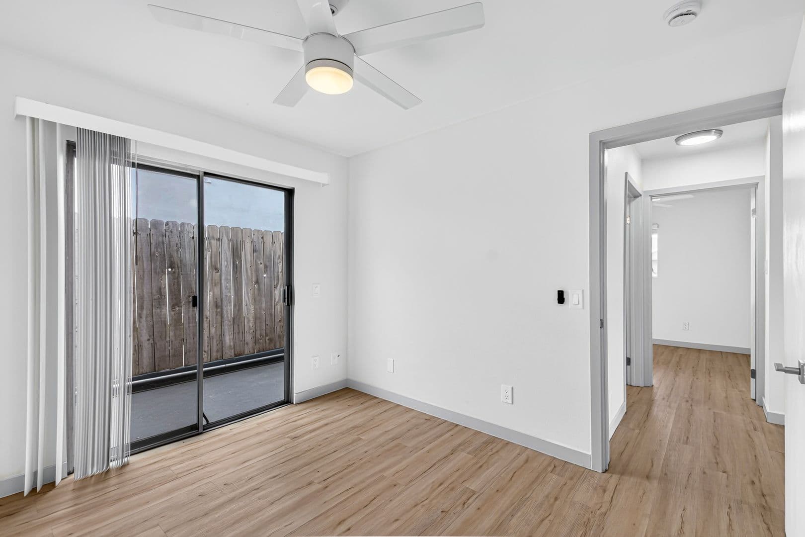 Long Beach Apartment: 921 Alamitos Ave.