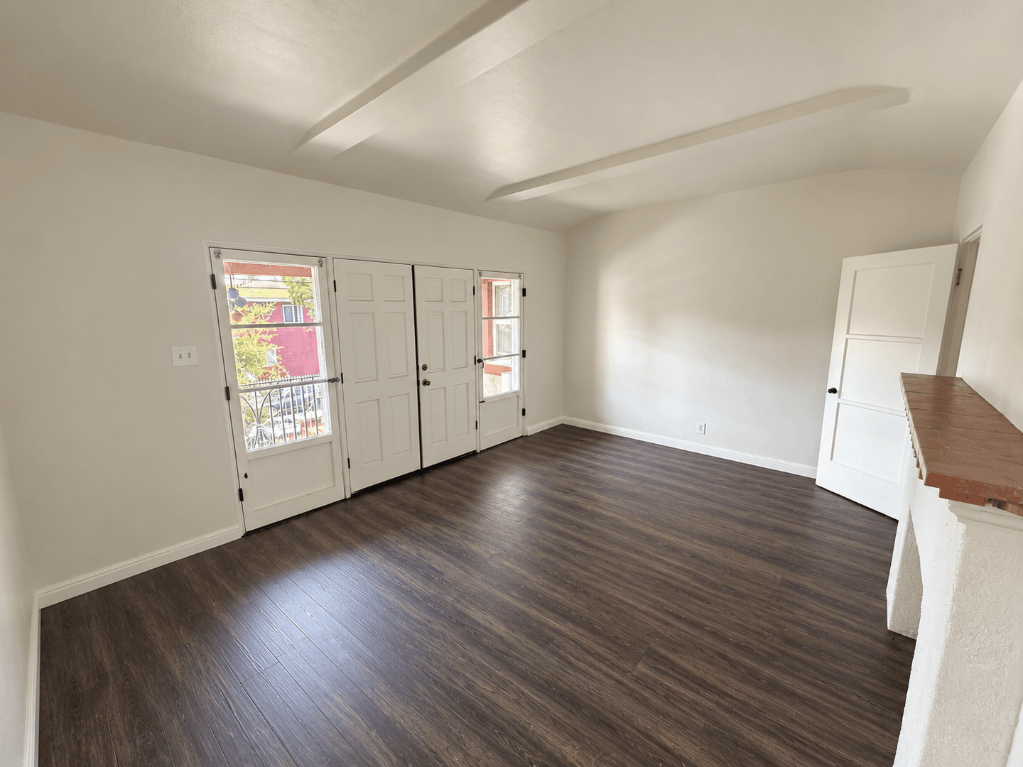 Long Beach Apartment: 2200 Chestnut Ave / 321-329 W Hill St