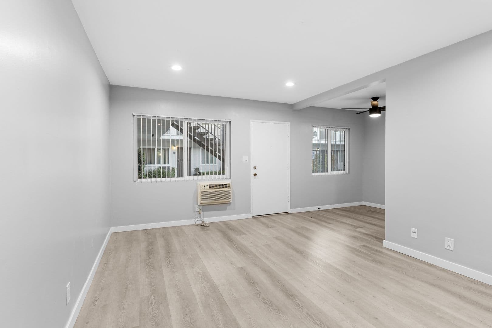 Anaheim Apartment: 9632 Ball Road