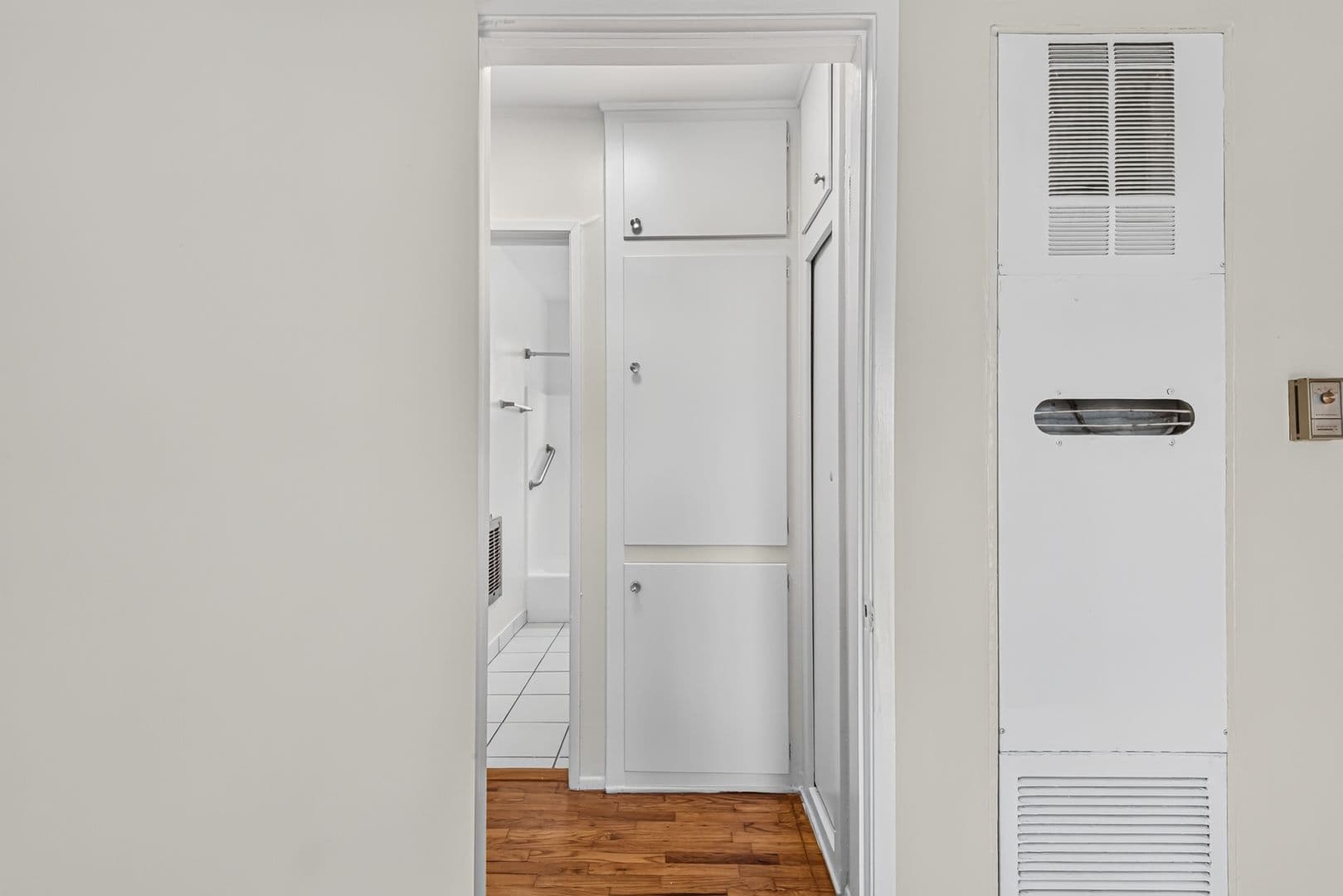 Los Angeles Apartment: 3888 Potomac Ave.