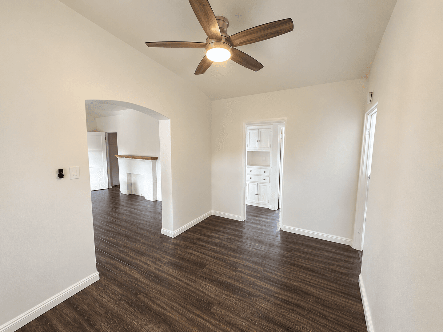 Long Beach Apartment: 2200 Chestnut Ave / 321-329 W Hill St