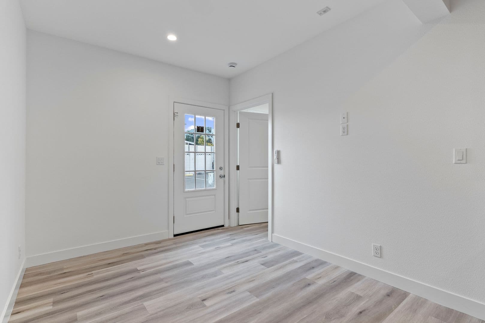 Anaheim Apartment: 9632 Ball Road