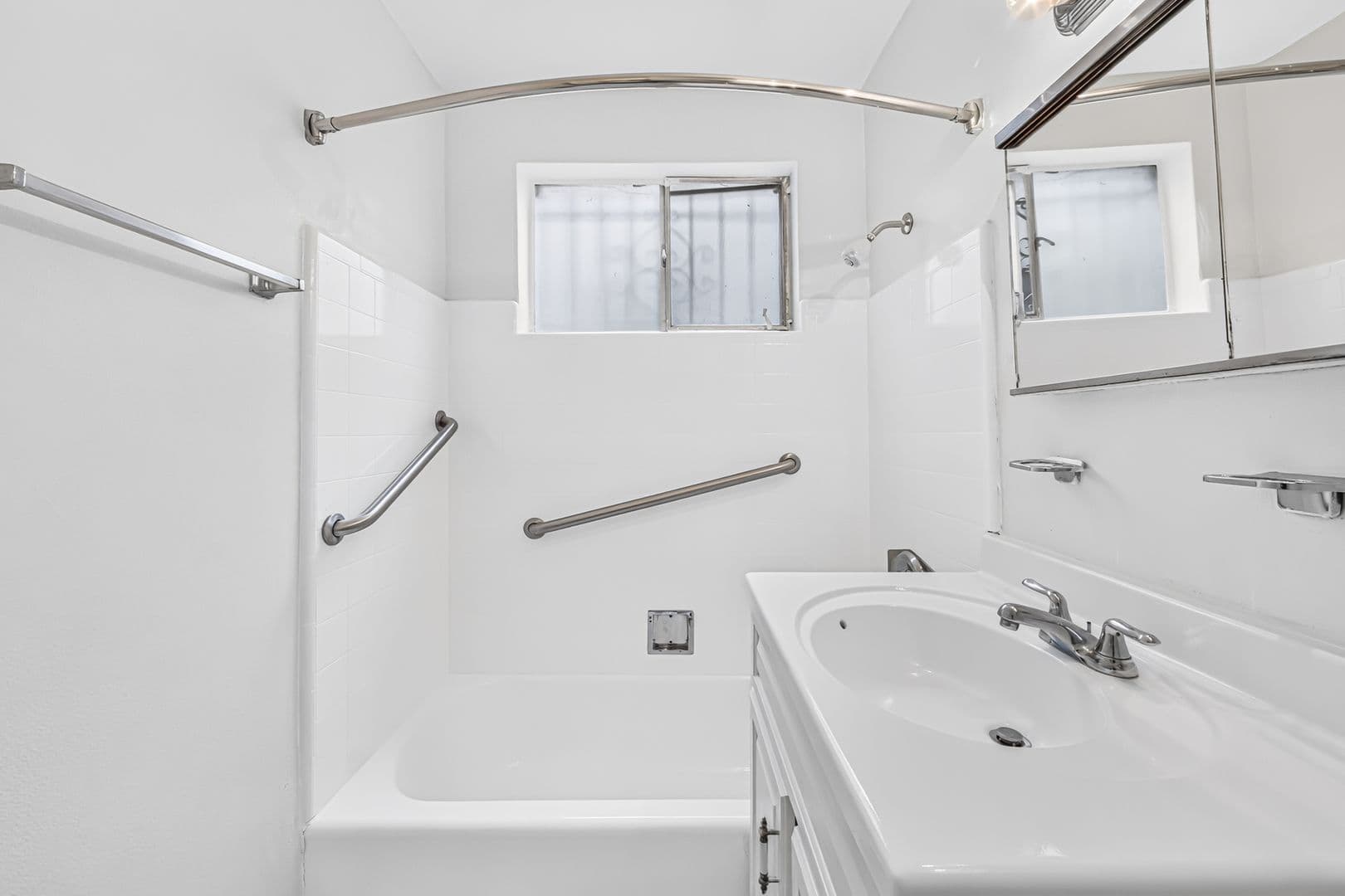 Los Angeles Apartment: 3888 Potomac Ave.