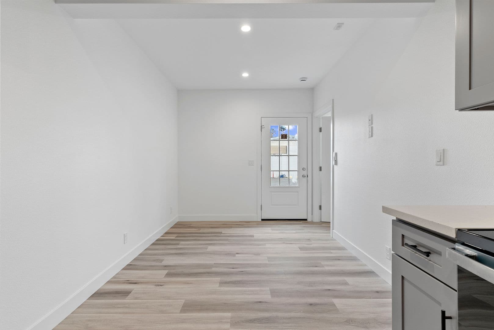 Anaheim Apartment: 9632 Ball Road