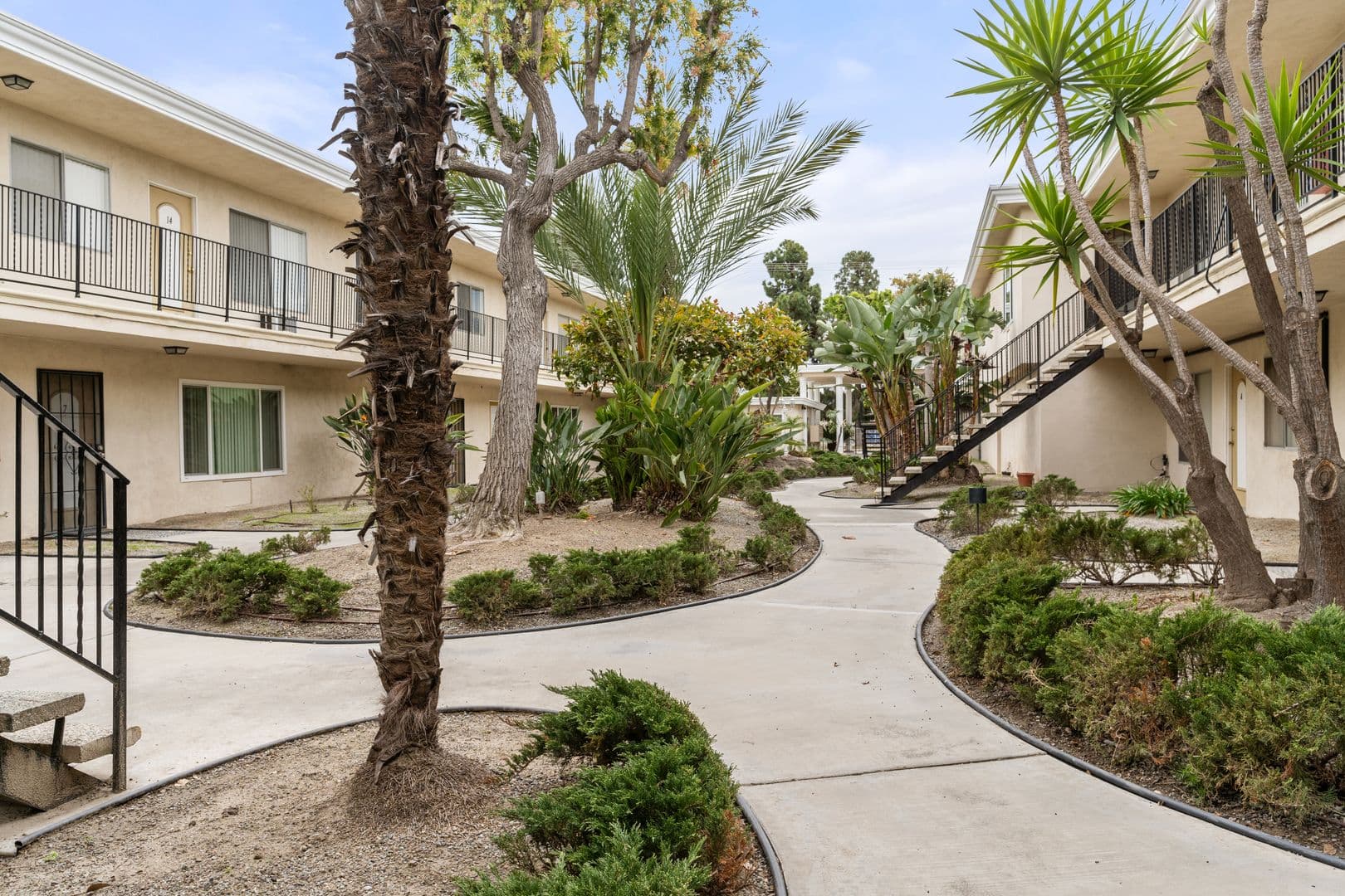 Garden Grove Apartment: 8331 Lampson Avenue