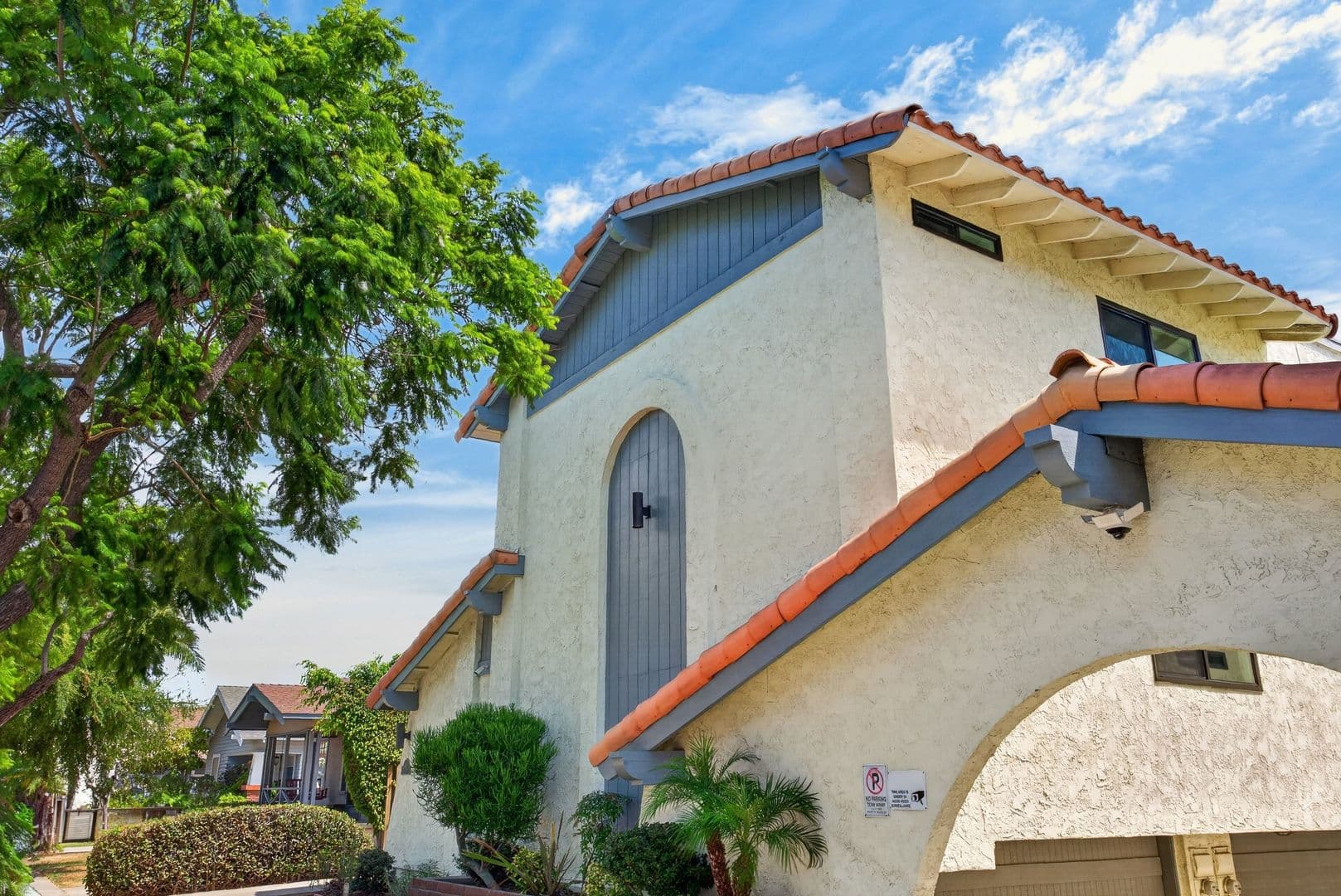 Long Beach Apartment: 648 Coronado Ave #A