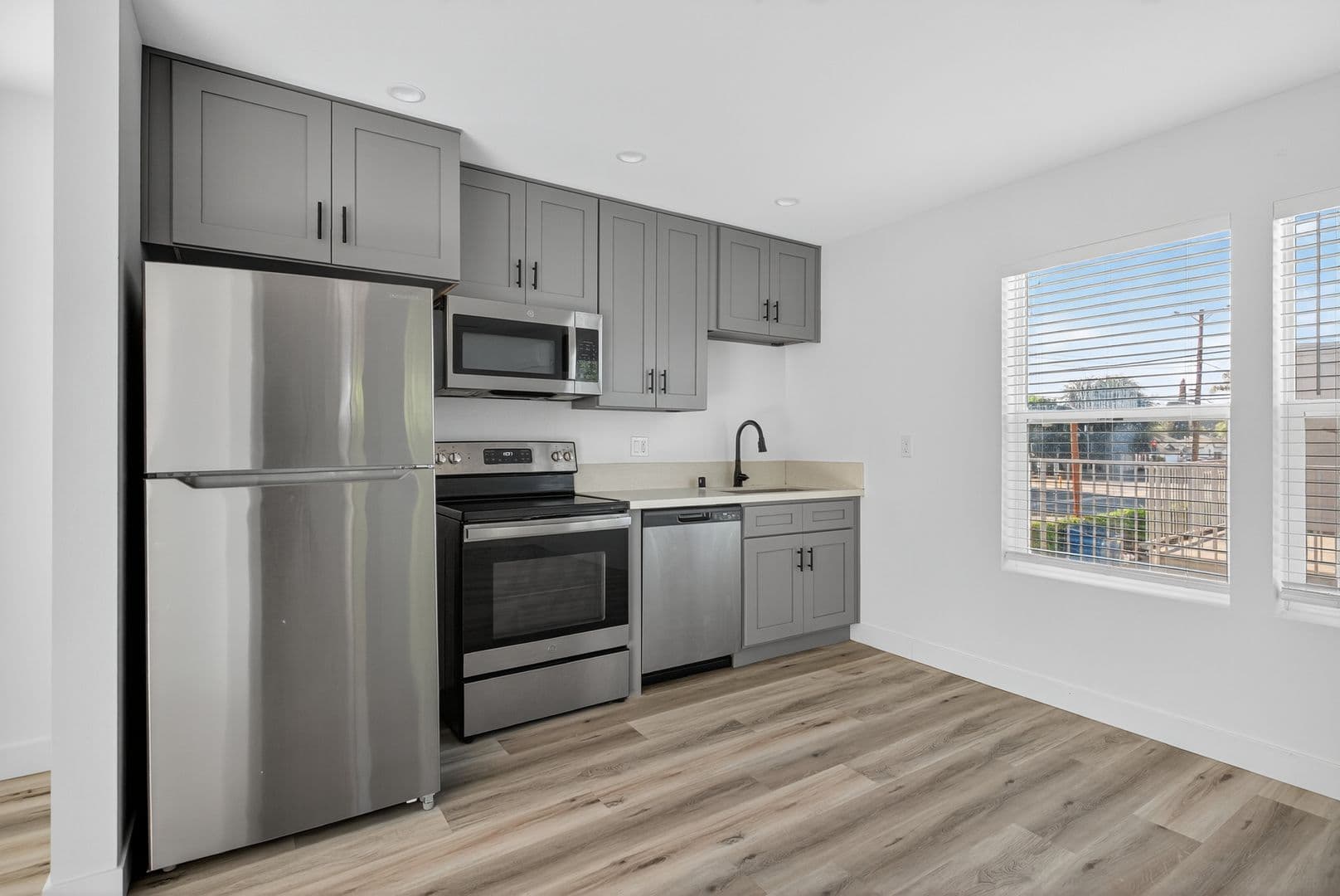 Fullerton Apartment: 113-201 South Lillie Avenue