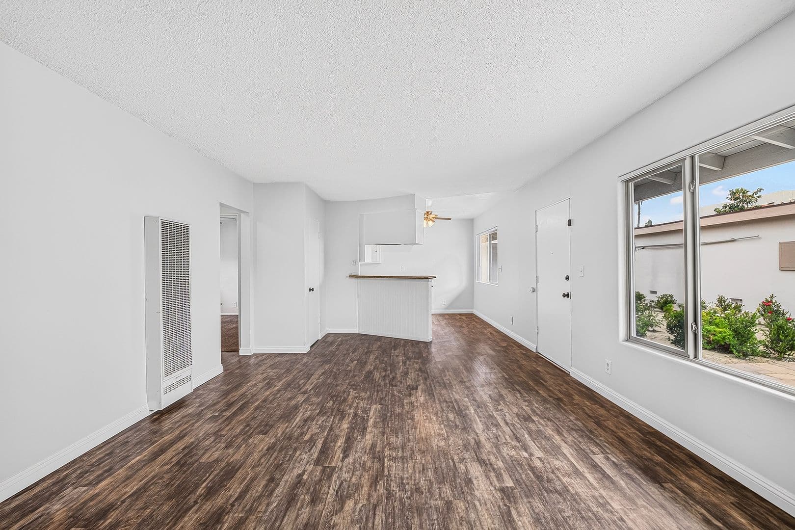 Anaheim Apartment: 147 S Magnolia Avenue