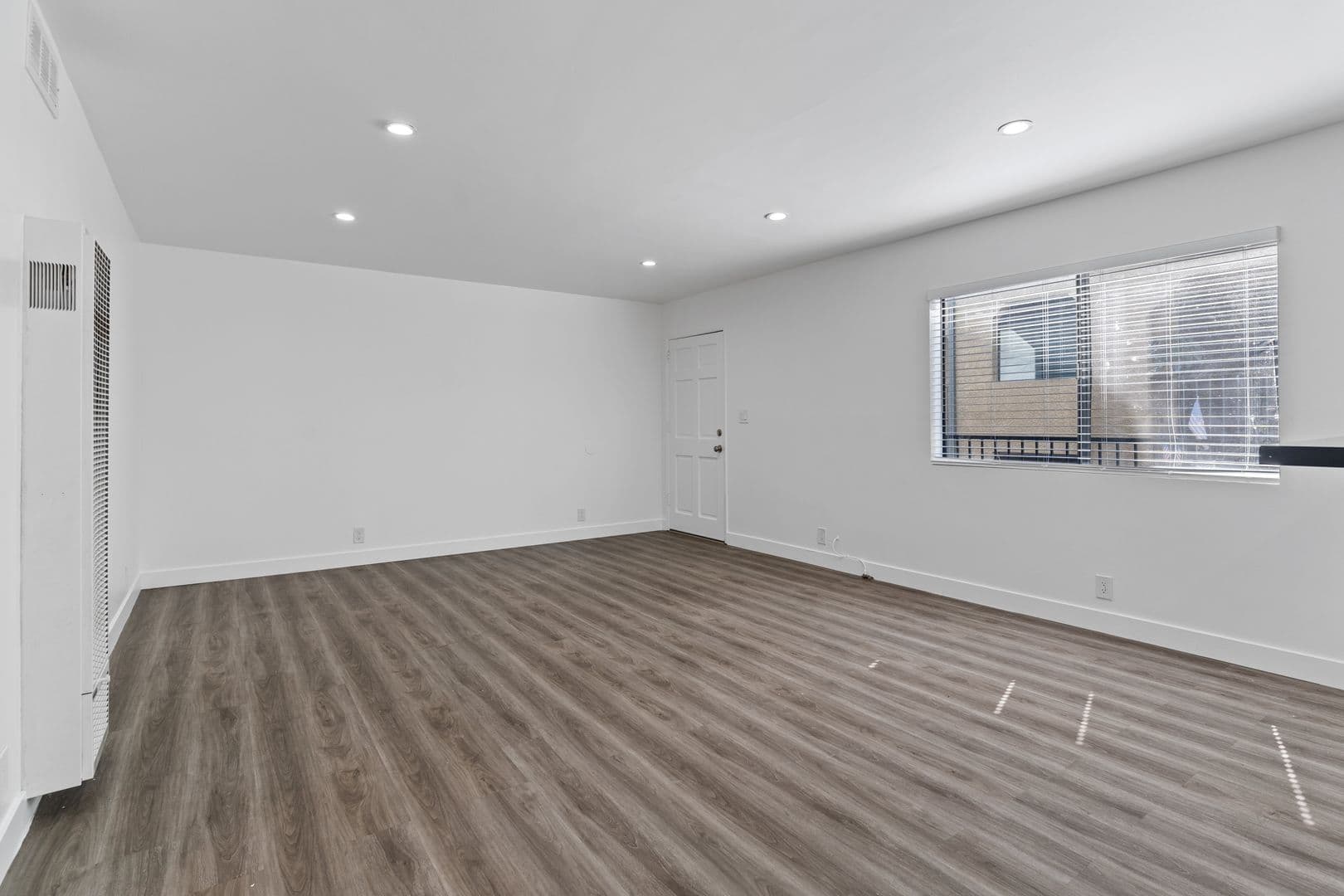 Long Beach Apartment: 630 Nebraska Avenue