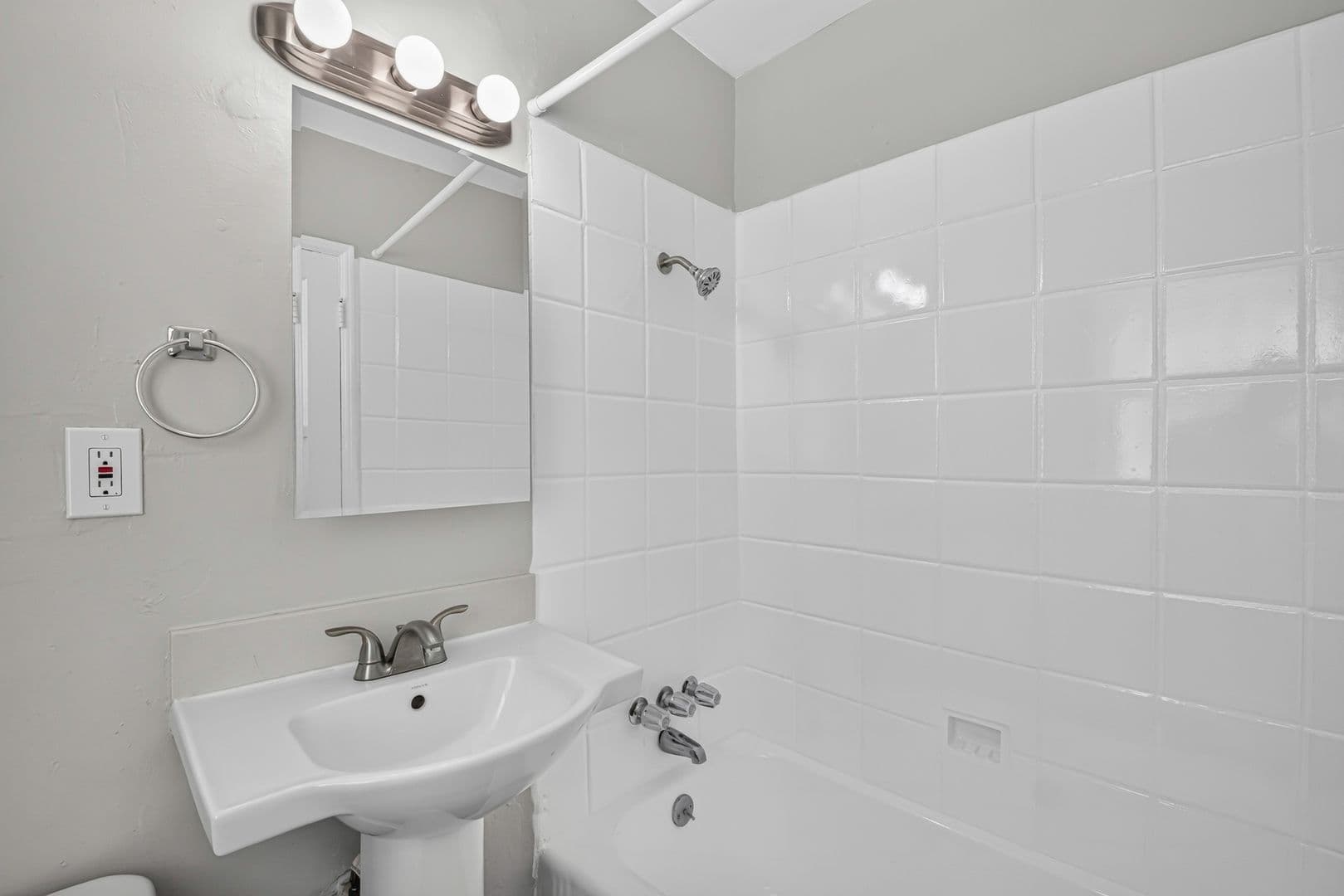 Long Beach Apartment: 2127-2135 Pacific Ave