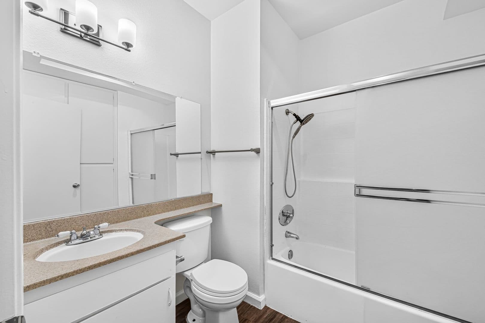Los Angeles Apartment: 10749 Francis Pl
