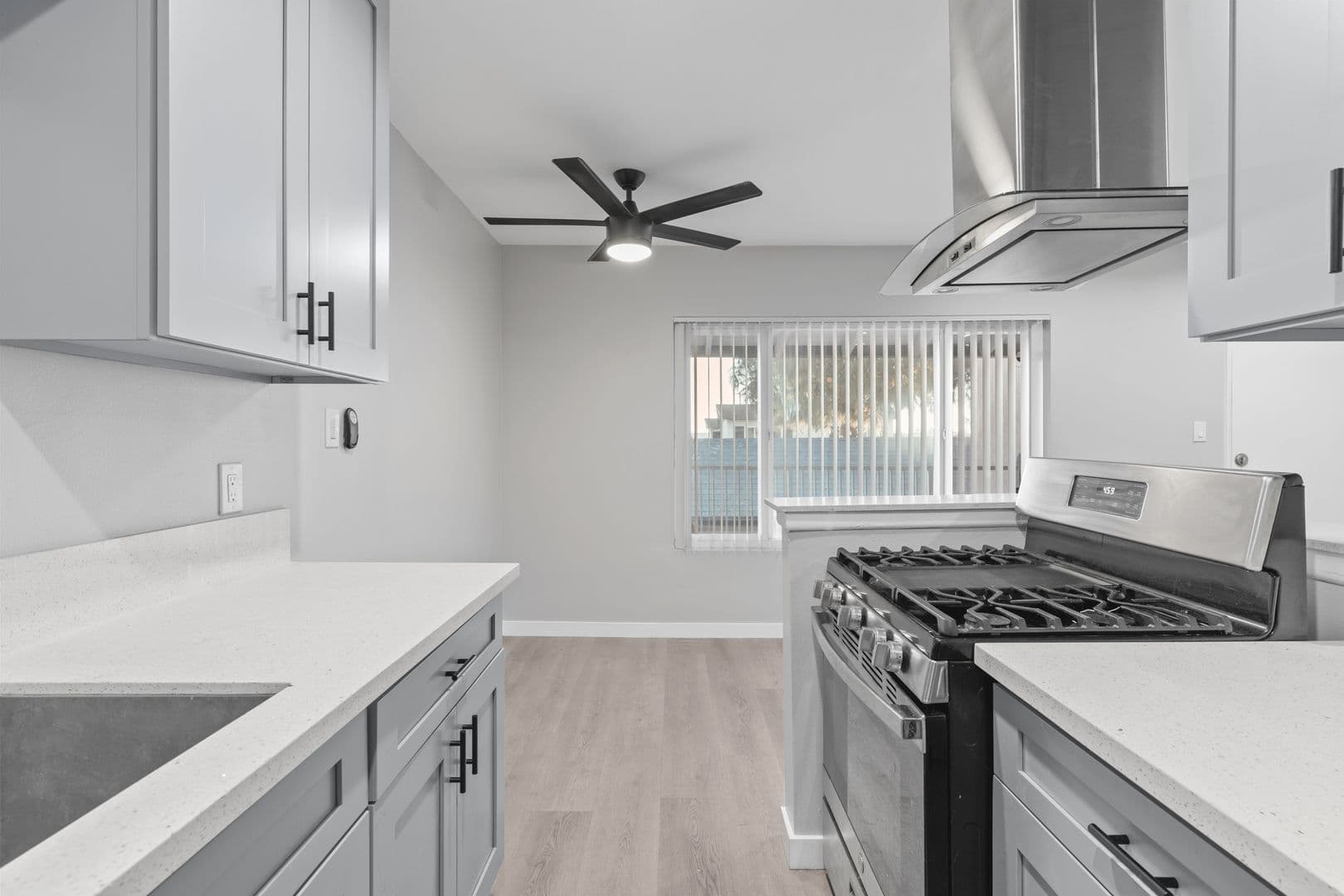 Garden Grove Apartment: 12602 Kensington Lane