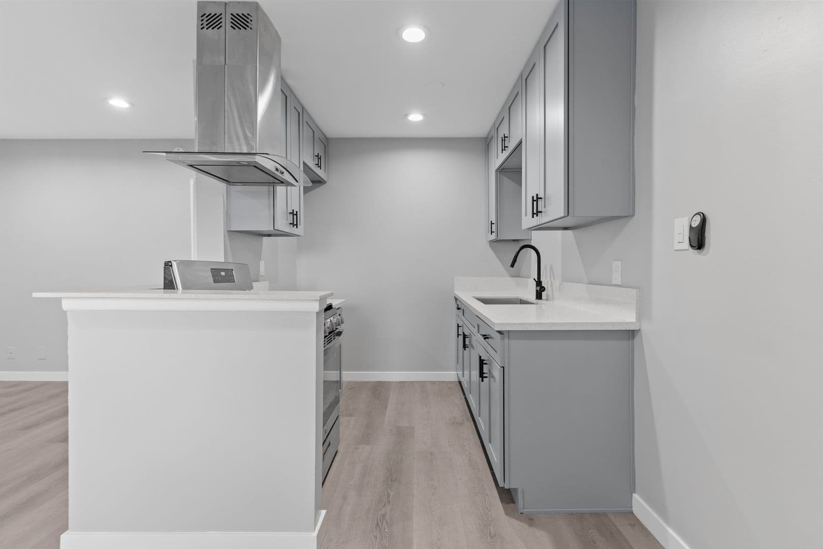 Garden Grove Apartment: 12602 Kensington Lane