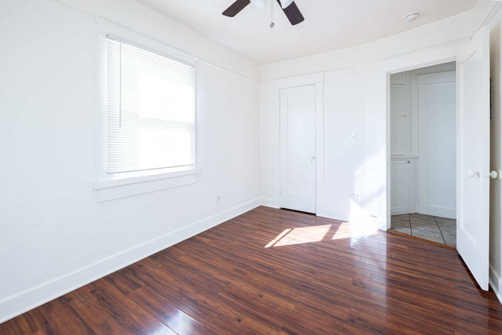 Long Beach Apartment: 441 Dawson Avenue