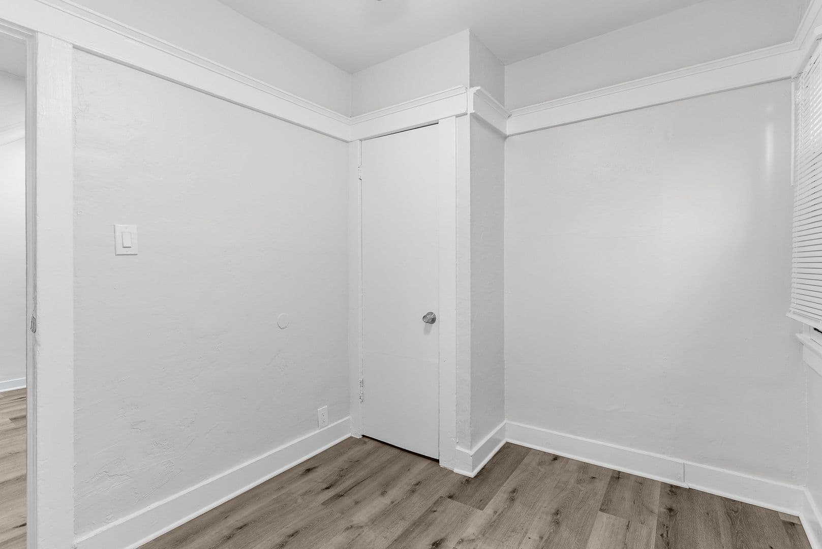 Long Beach Apartment: 736 Olive Avenue