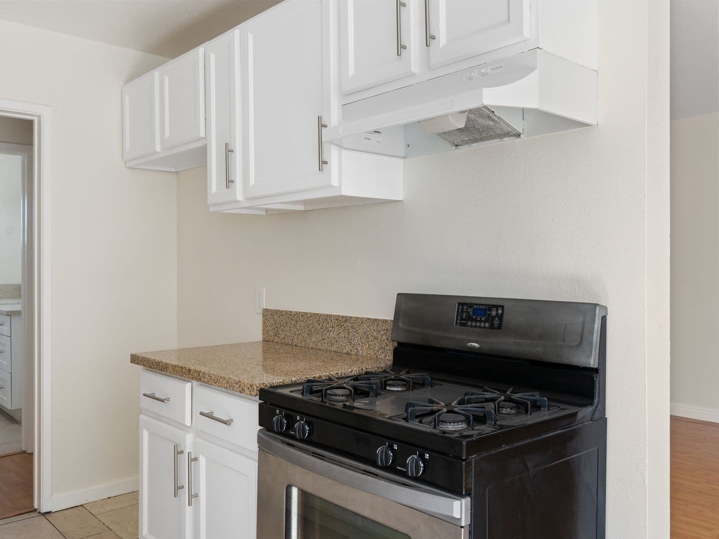 Long Beach Apartment: 731 Orange Avenue